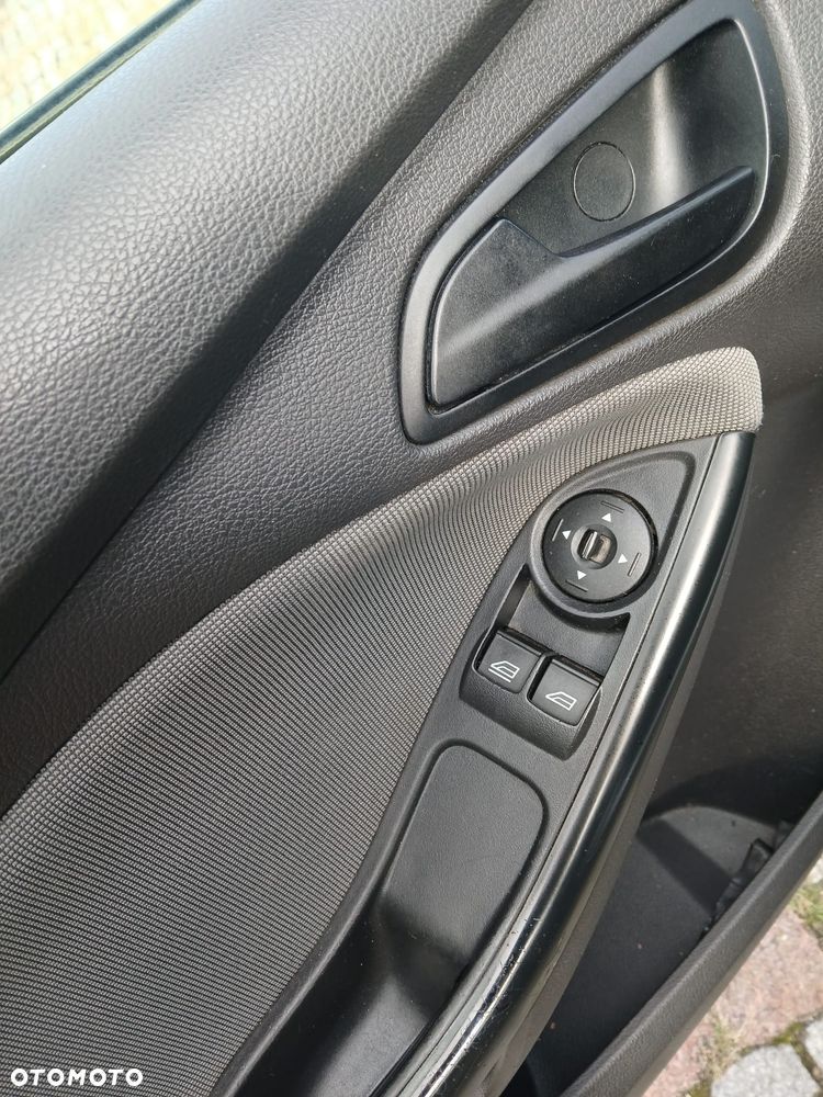 Ford Focus - 24