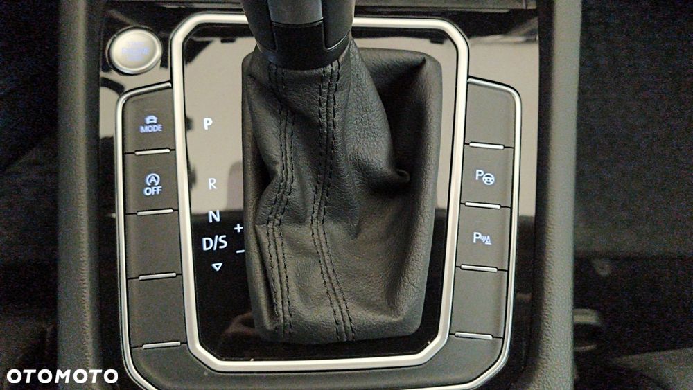 Volkswagen Passat 2.0 TSI Elegance DSG - 27