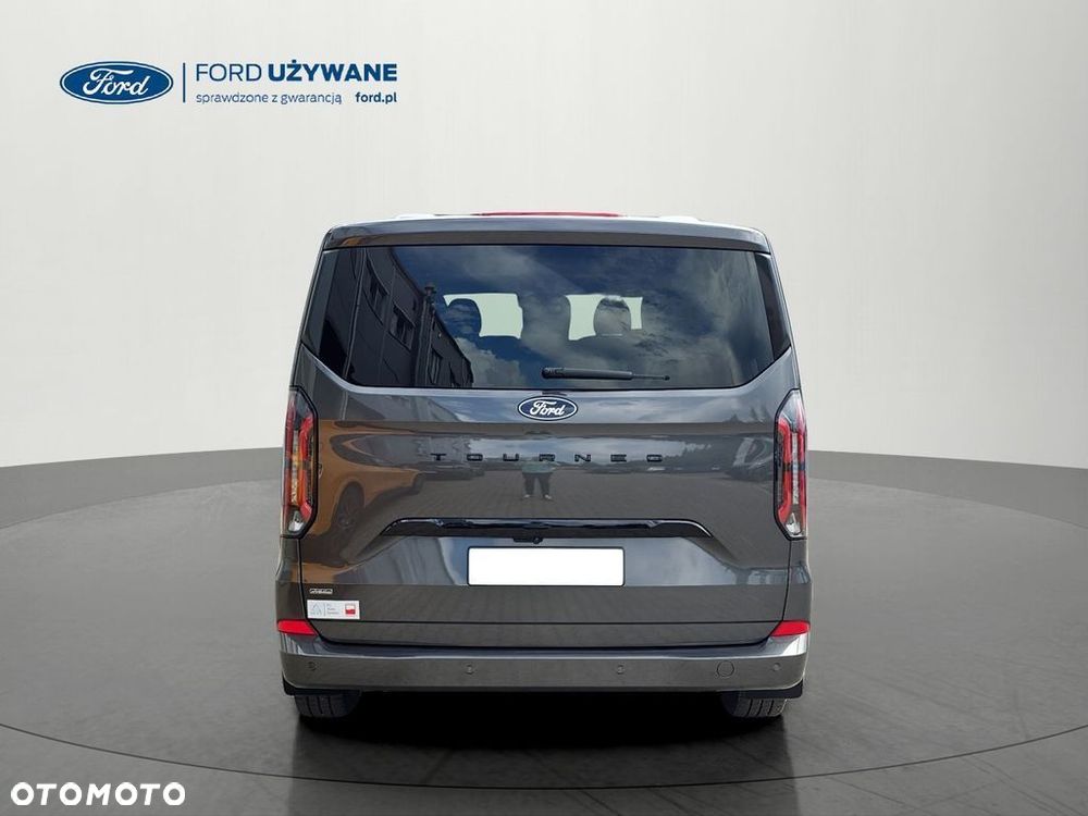 Ford Tourneo Custom - 10