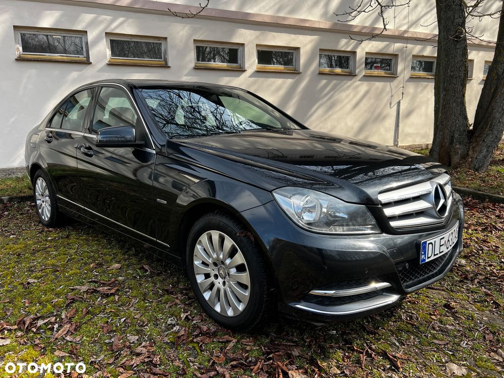 Mercedes-Benz Klasa C 180 CGI BlueEFFICIENCY Avantgarde - 13