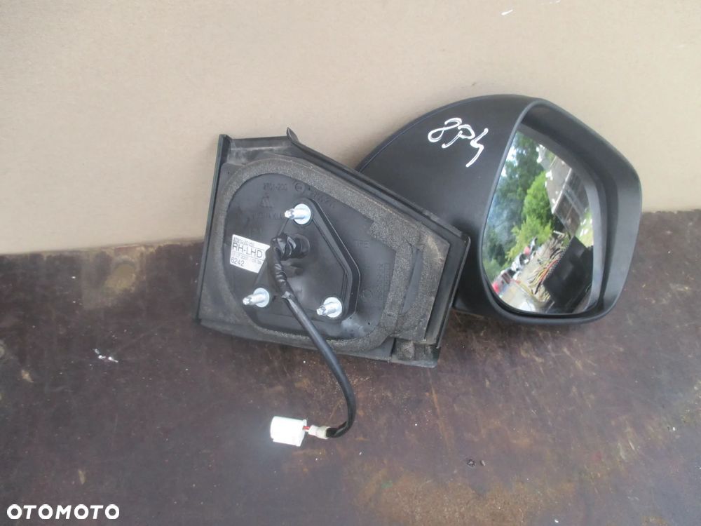 lusterko prawe Toyota Yaris II 3pin 8P4 Europa - 2