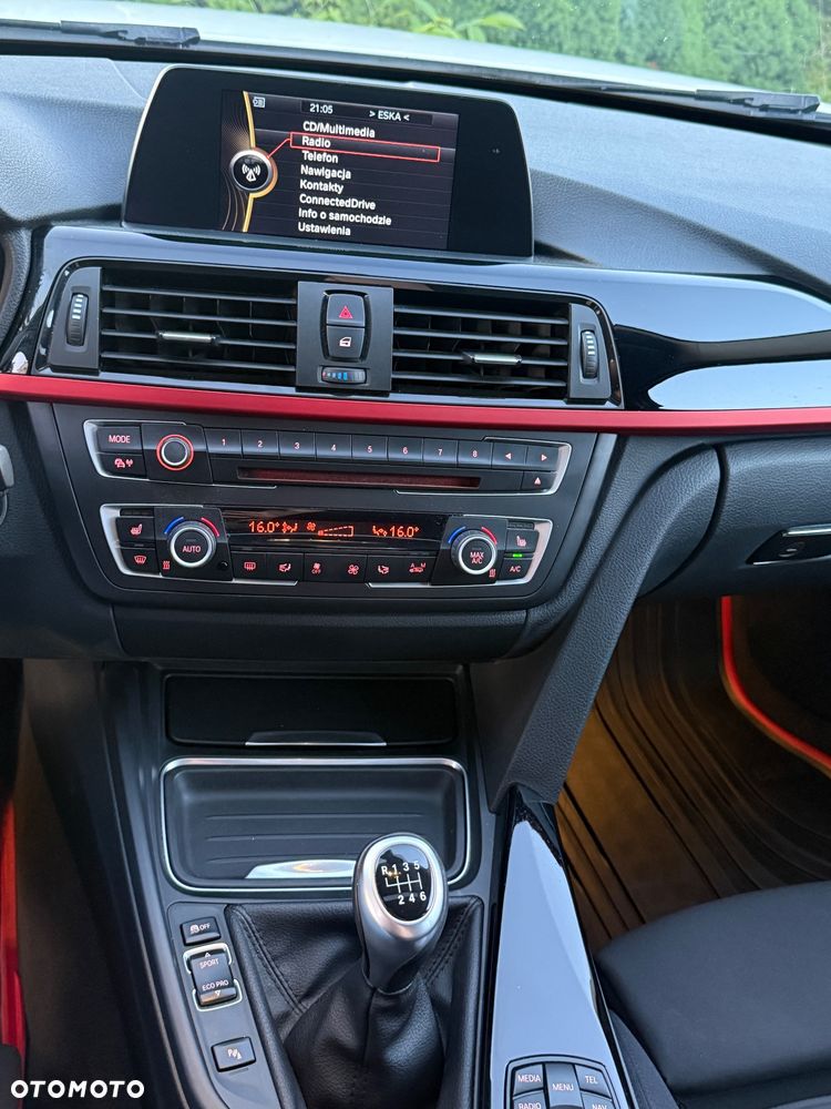 BMW Seria 3 316i Sport Line - 15