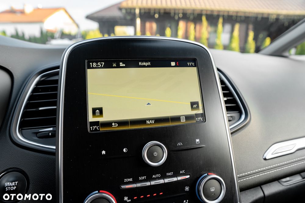Renault Grand Scenic TCe 140 GPF EDC INTENS - 32