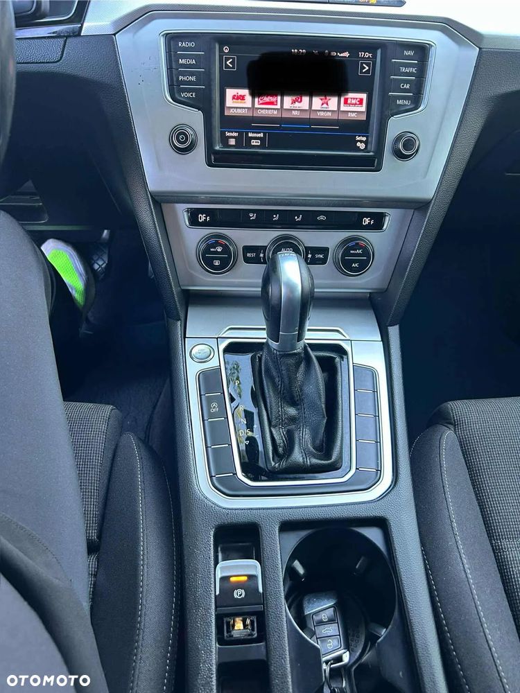 Volkswagen Passat Variant 1.6 TDI (BlueMotion Technology) DSG Comfortline - 2