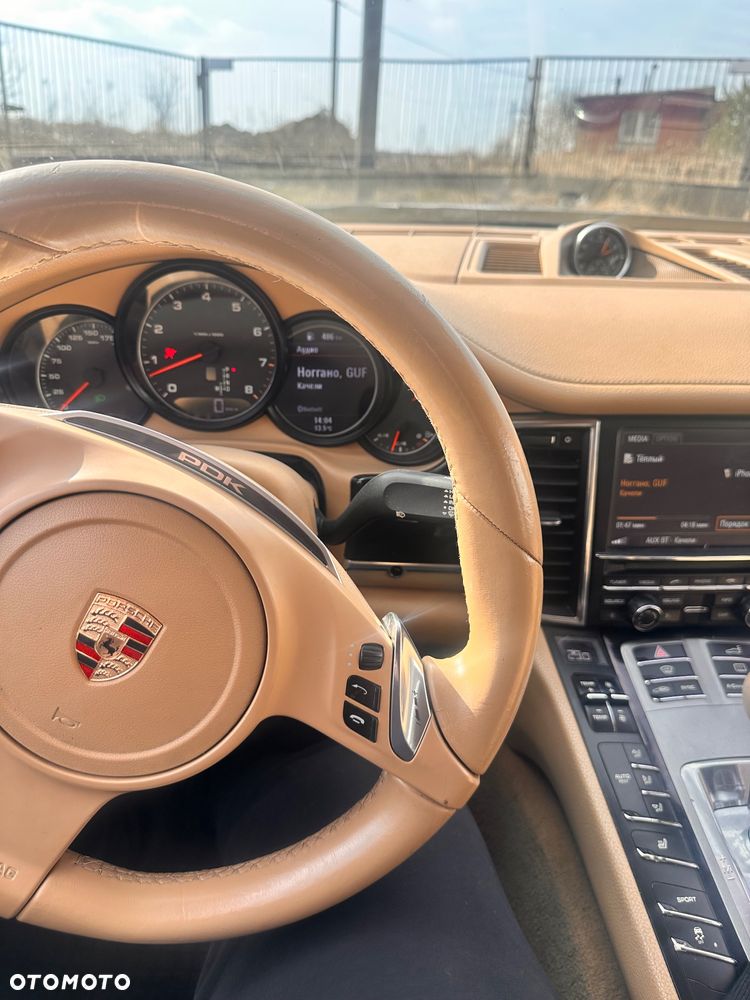 Porsche Panamera Standard - 3