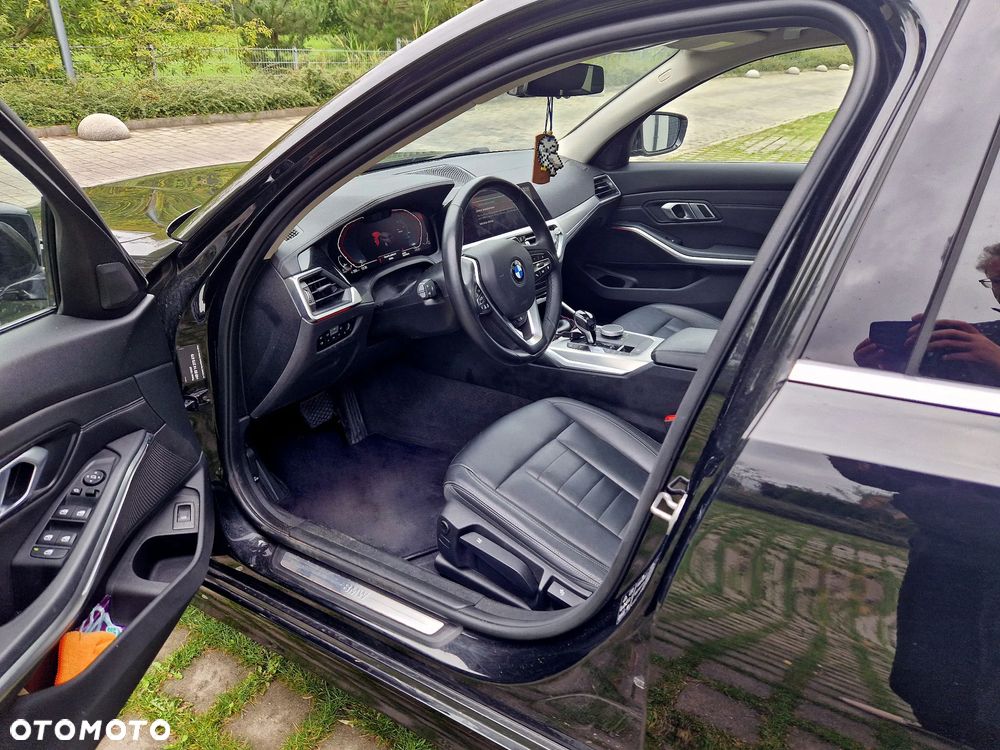 BMW Seria 3 320d xDrive Luxury Line - 19