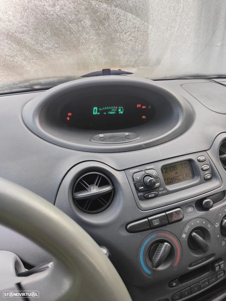 Toyota Yaris 1.0 Sol ABS+CD - 4