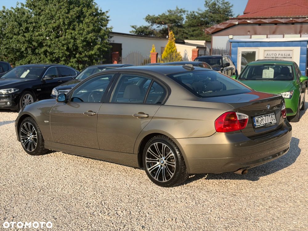 BMW Seria 3 320i - 12