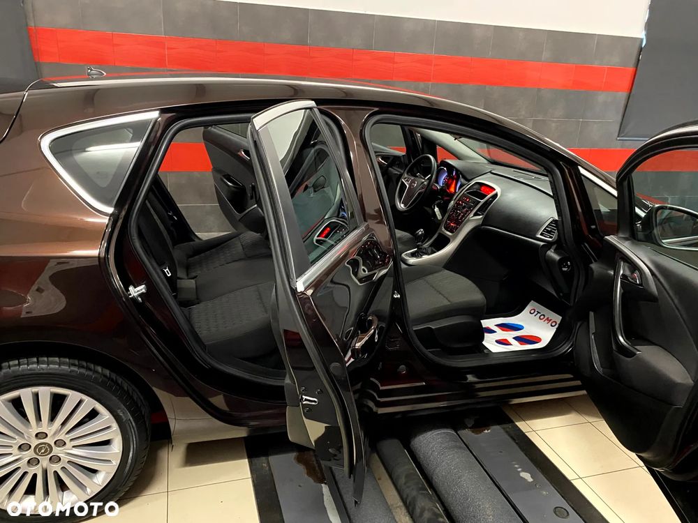 Opel Astra 1.4 ecoFLEX Cosmo - 18