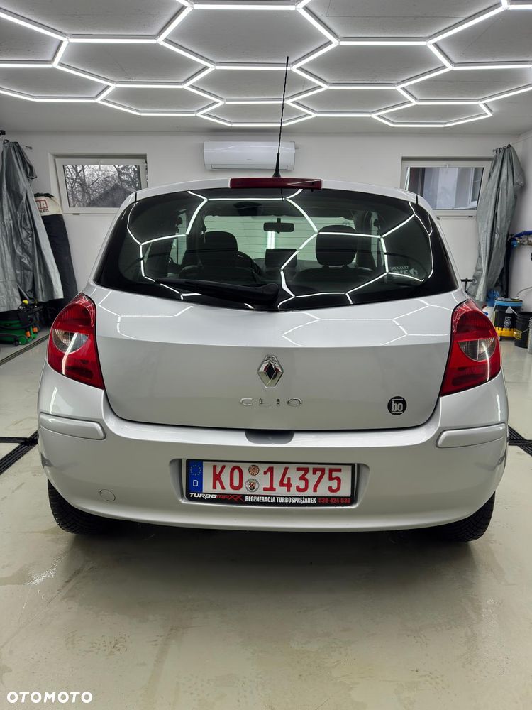 Renault Clio - 7