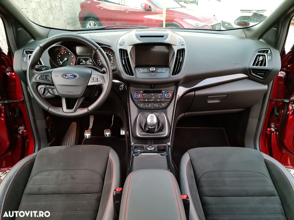 Ford Kuga 1.5 EcoBoost 2x4 ST-Line - 14
