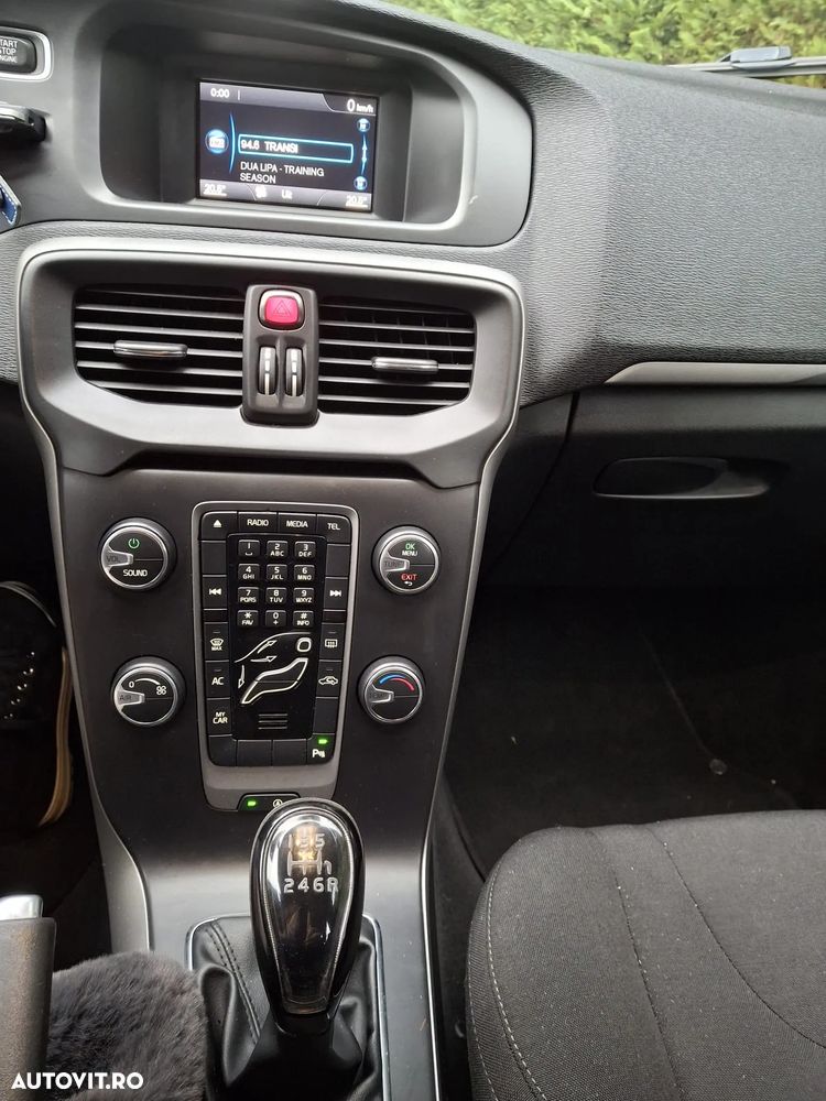 Volvo V40 D2 - 8