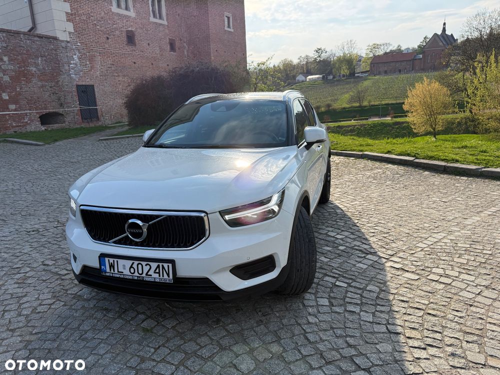 Volvo XC 40 T3 Momentum Pro - 2