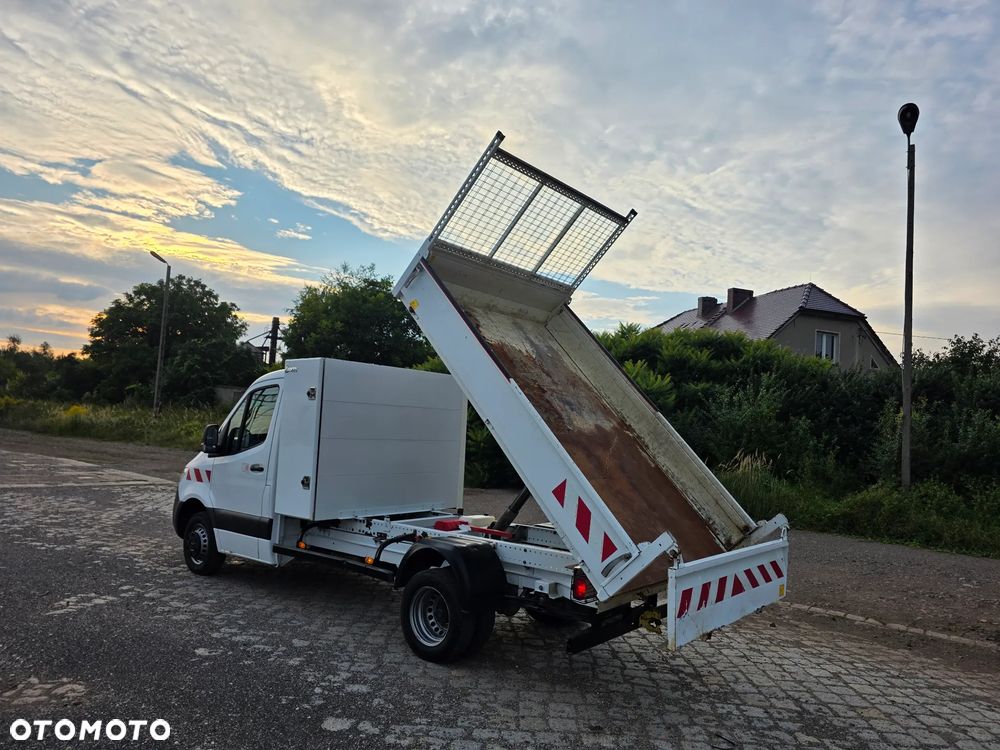 Mercedes-Benz Sprinter - 4
