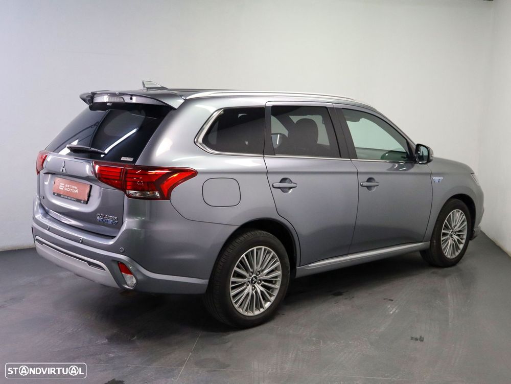 Mitsubishi Outlander 2.4 Instyle - 3