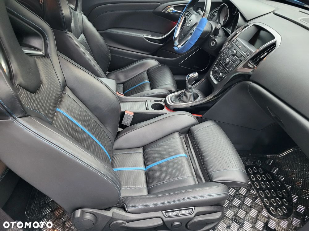 Opel Astra IV GTC OPC - 22