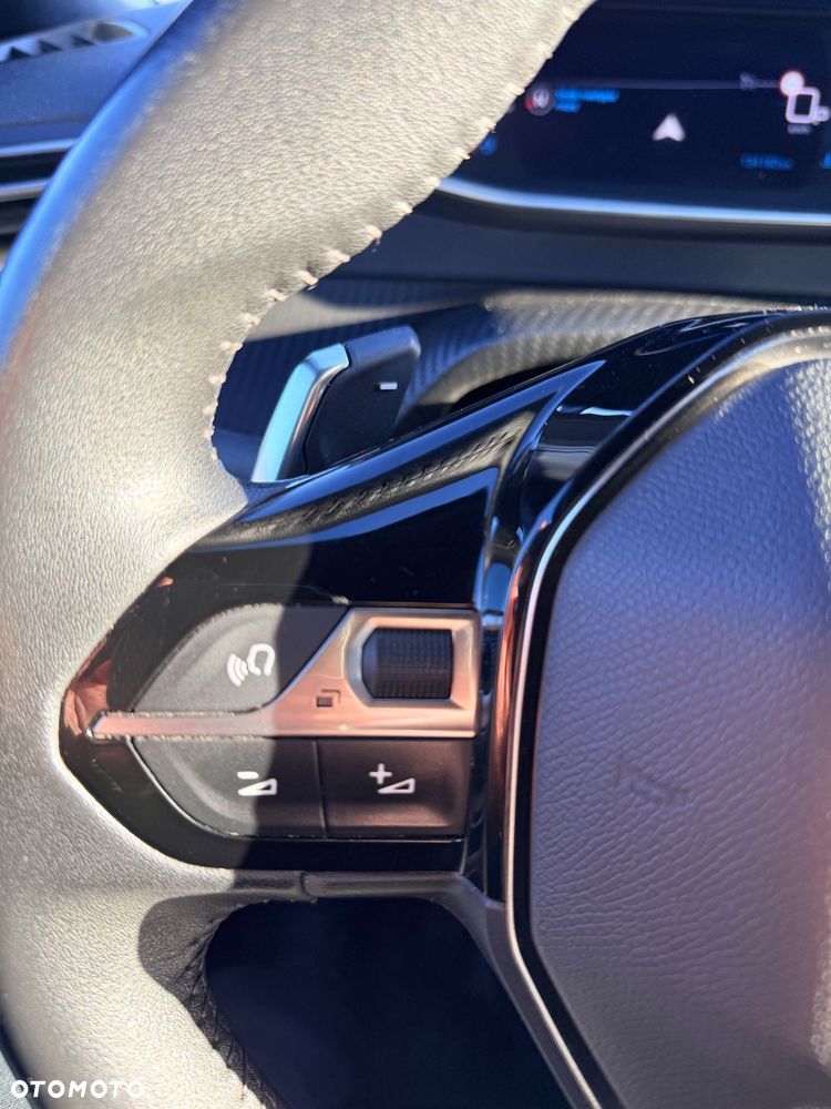 Peugeot 2008 BlueHDi 130 EAT8 Allure - 32