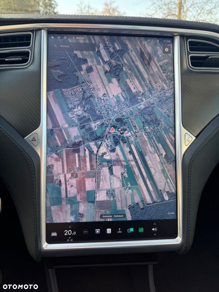 Tesla Model S Performance - 35