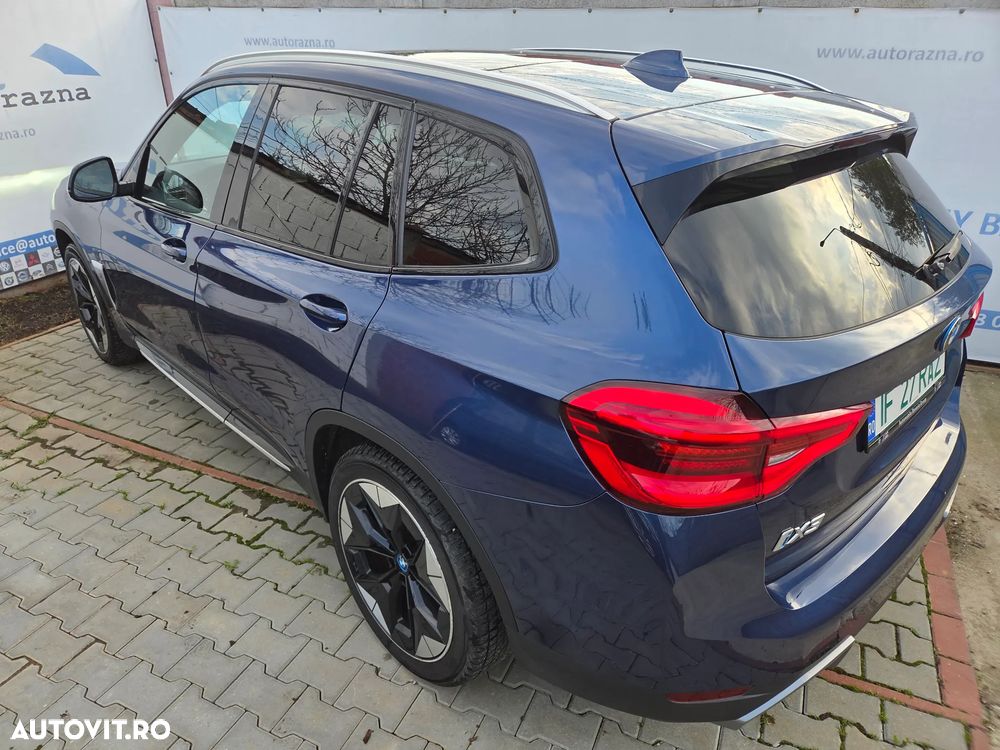 BMW iX3 - 14
