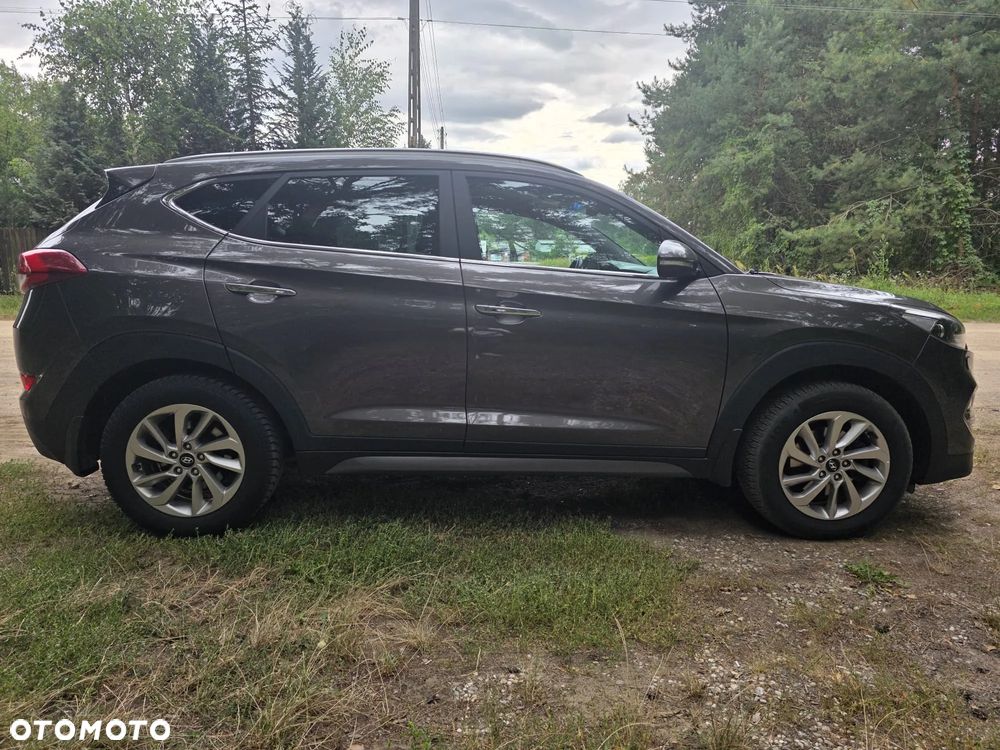 Hyundai Tucson 1.7 CRDI BlueDrive Style 2WD - 5