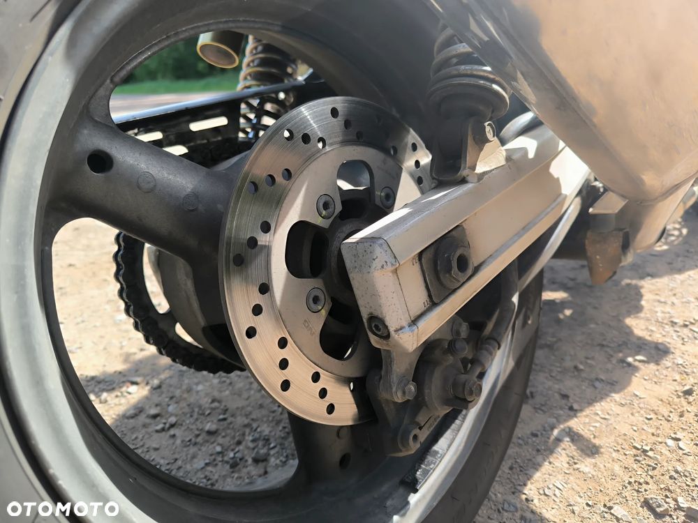 Suzuki GSX - 14
