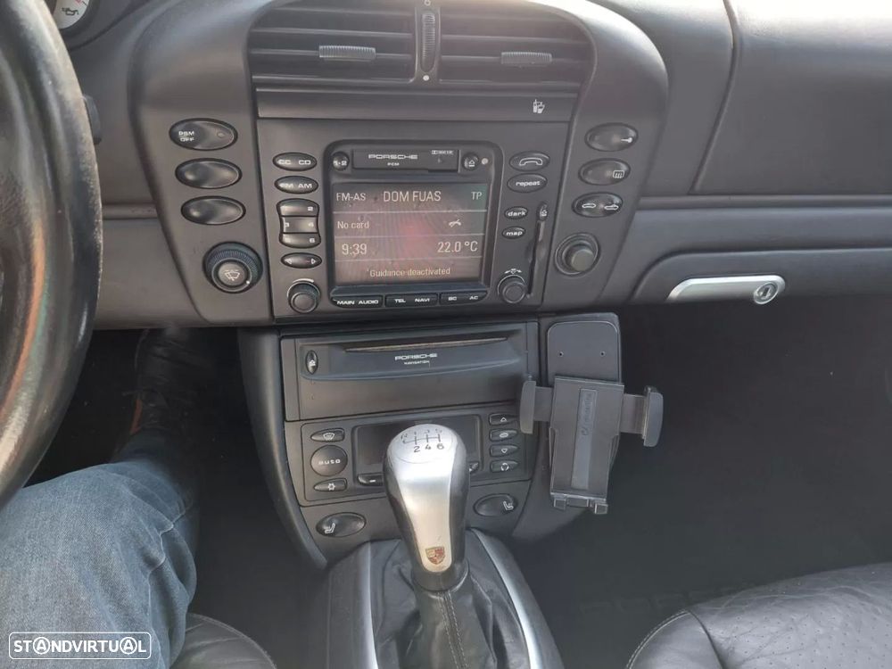 Porsche 996 Carrera 4 Cabrio - 9