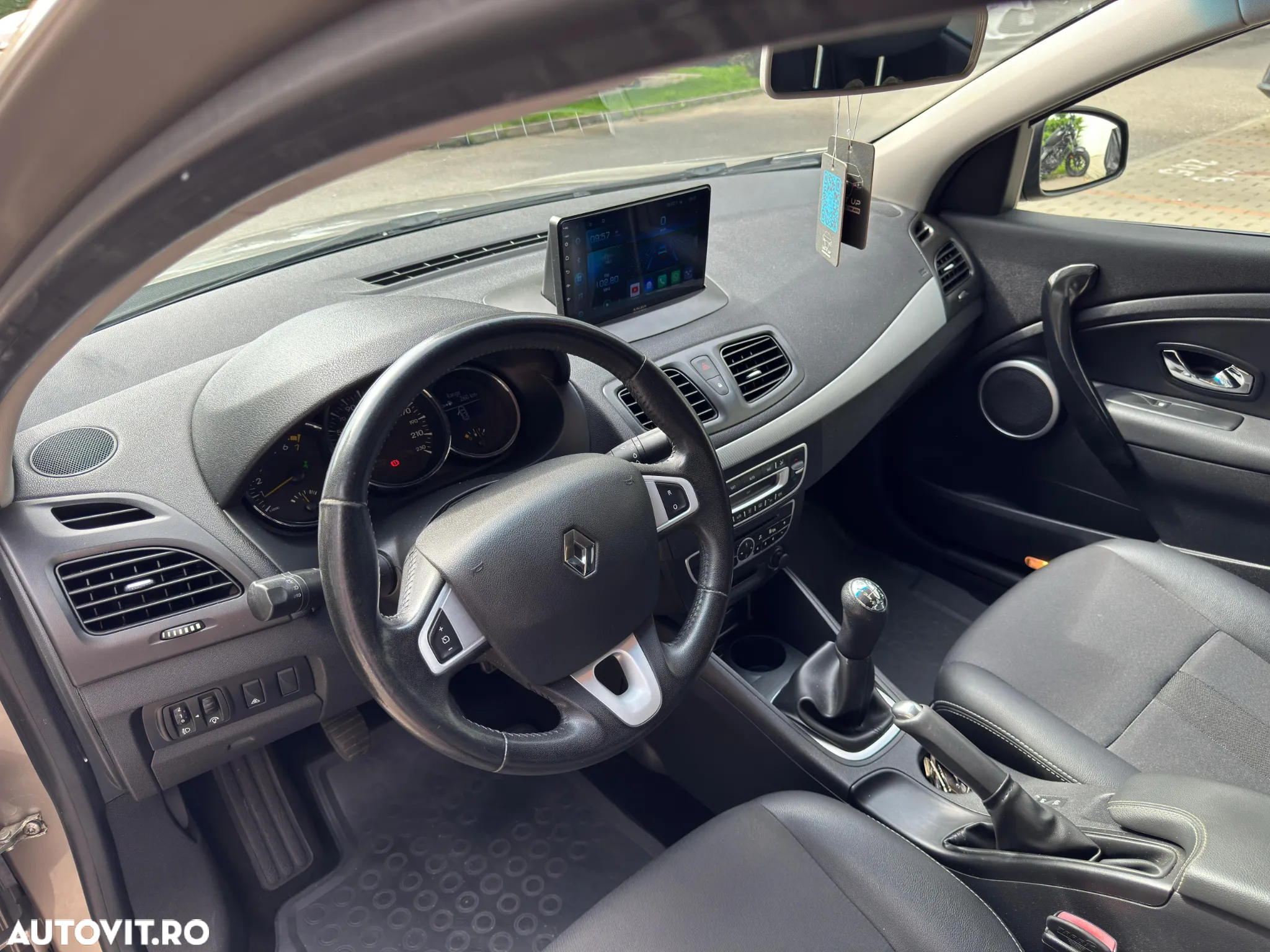 Renault Fluence 1.6 16V Expression - 11