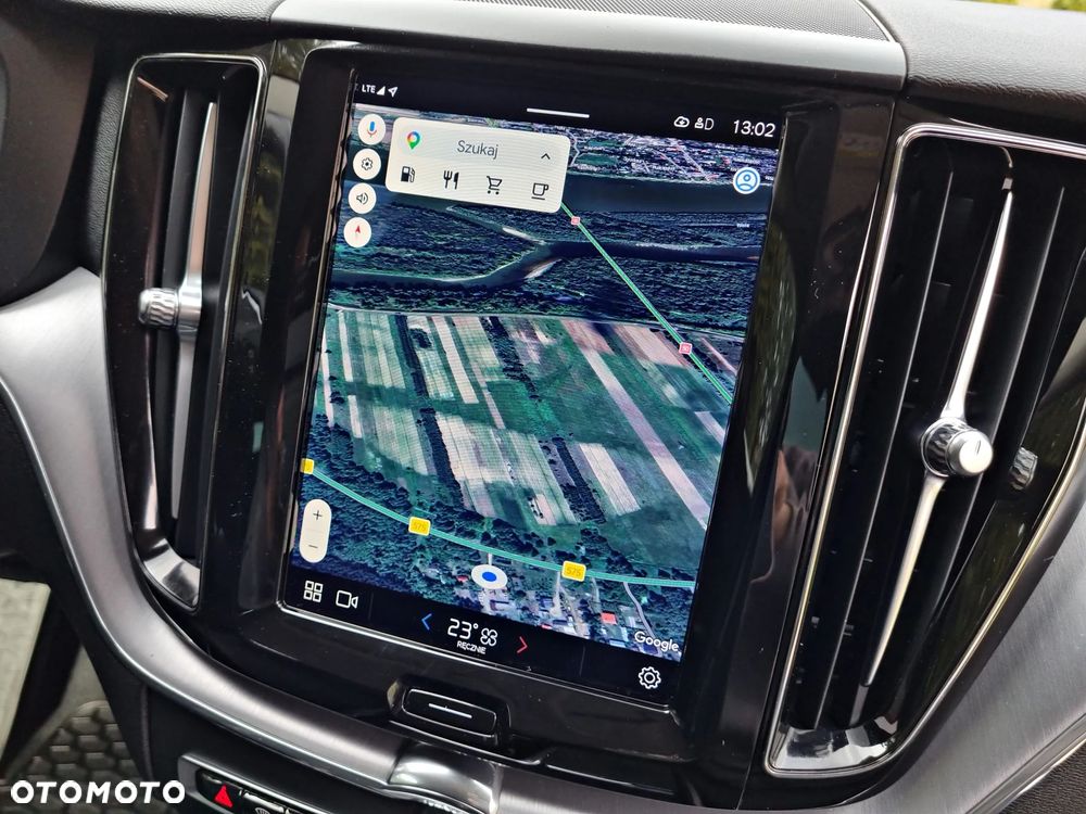 Volvo XC 60 B4 D AWD Geartronic Momentum Pro - 19