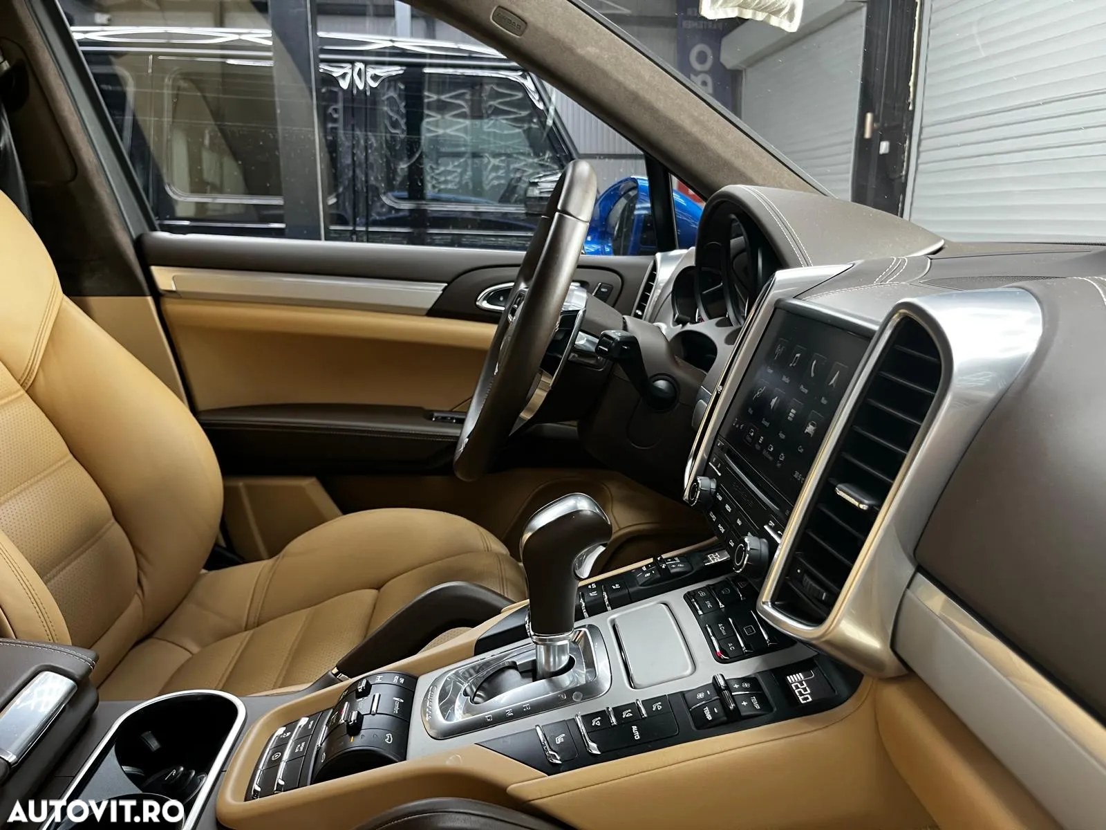 Porsche Cayenne 3.0 L - 30