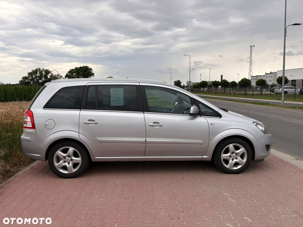 Opel Zafira 1.8 - 13