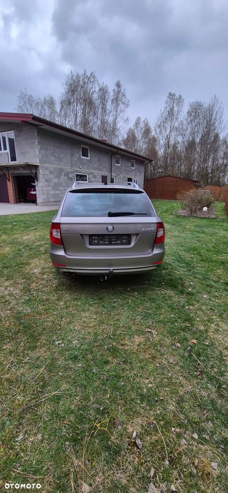 Skoda Superb 2.0 TDI DPF Elegance - 6