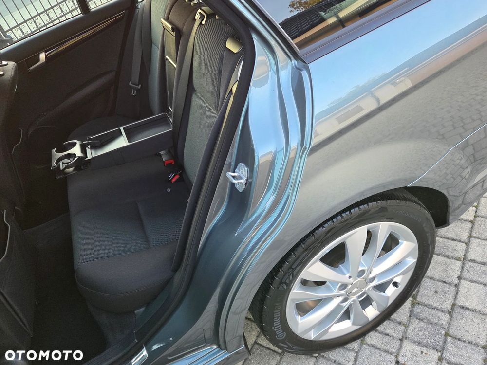 Mercedes-Benz Klasa C 180 BlueEFFICIENCY 7G-TRONIC Elegance - 24