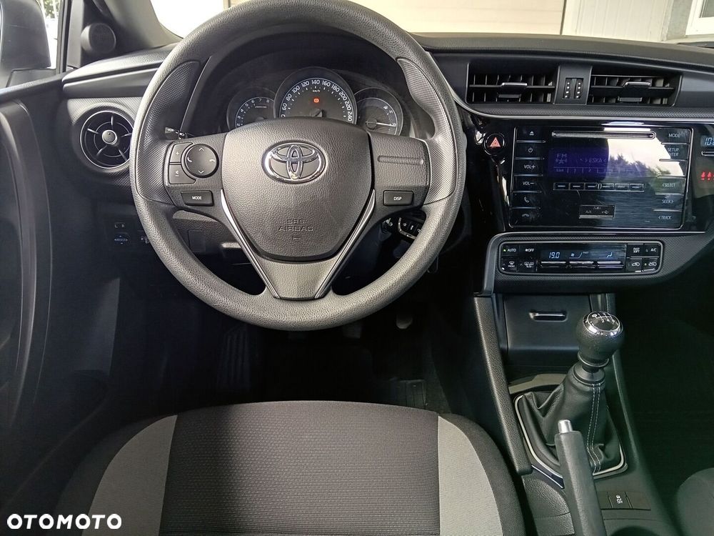 Toyota Auris 1.6 Active - 12