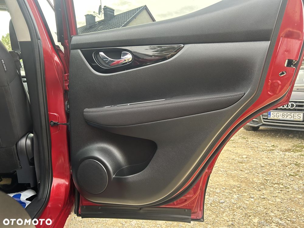 Nissan Qashqai 1.6 DIG-T N-Connecta - 28