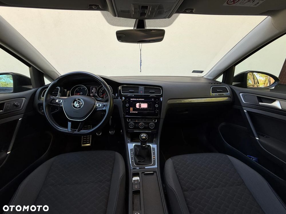 Volkswagen Golf - 5