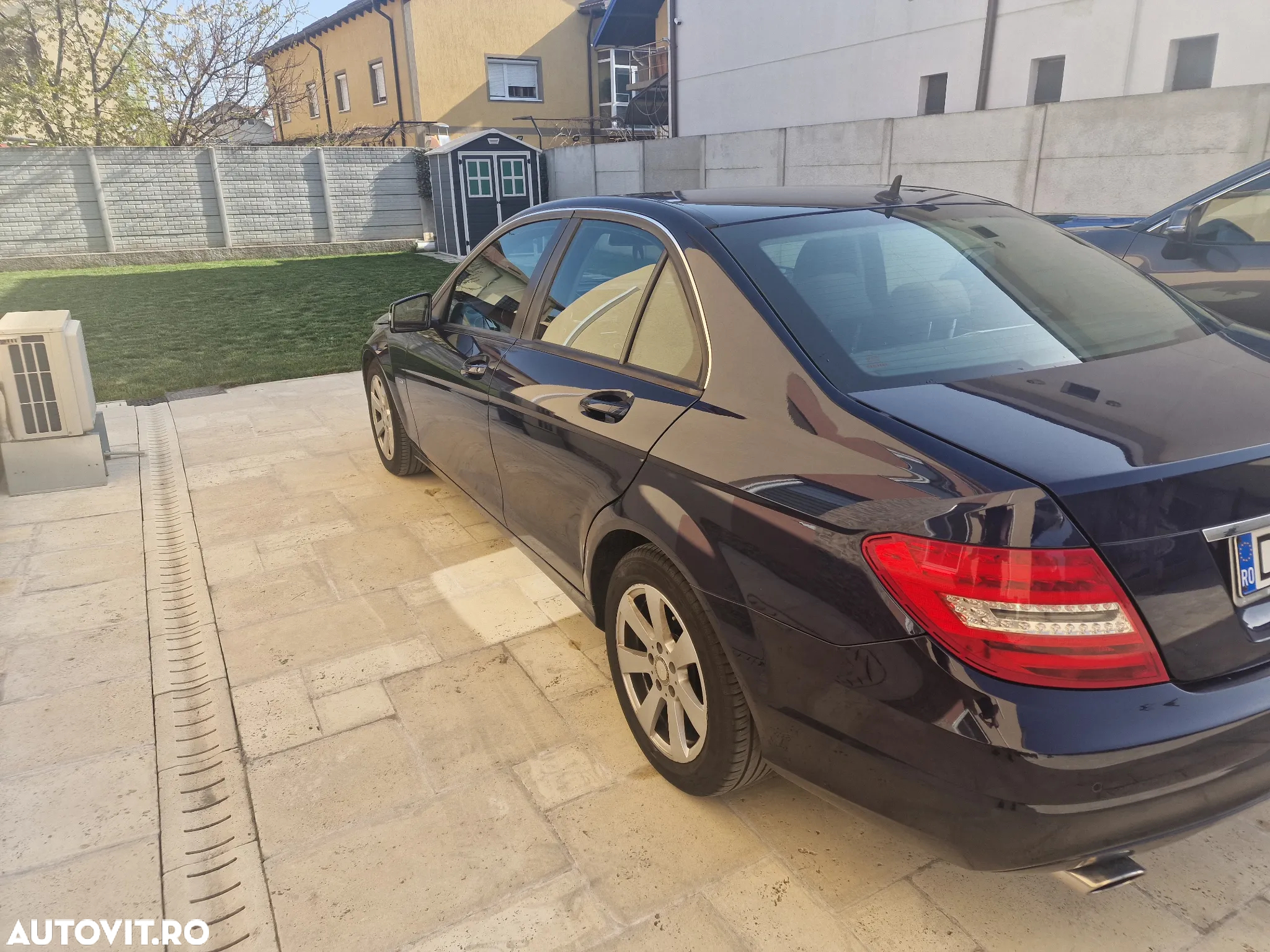 Mercedes-Benz C 200 T (BlueEFFICIENCY) - 4
