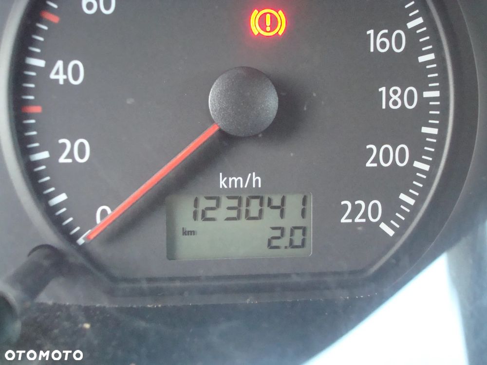 Volkswagen Polo 1.4 16V Trendline - 28
