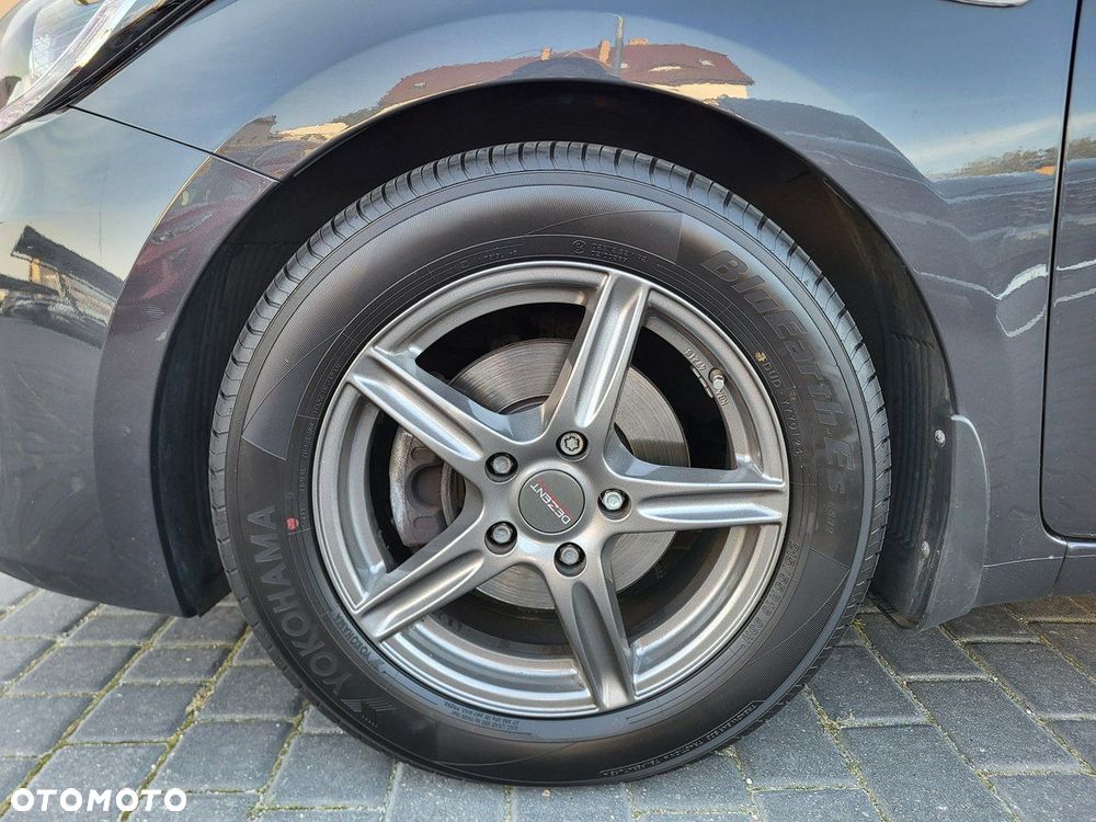 Kia Ceed - 10