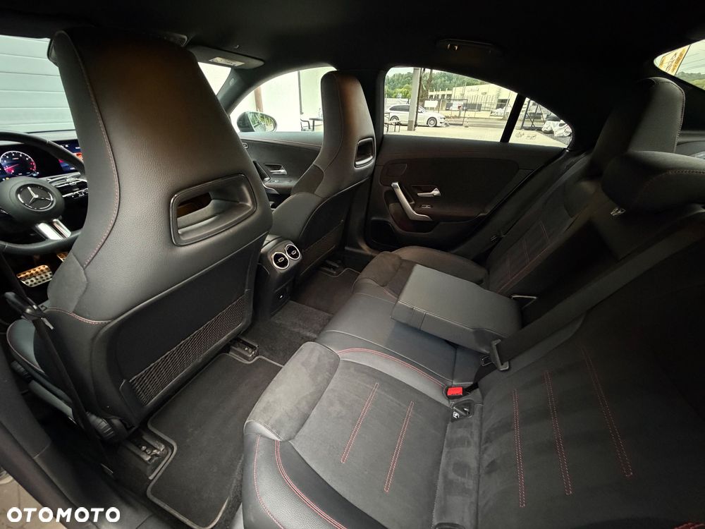 Mercedes-Benz CLA 220 AMG Line 7G-DCT - 15