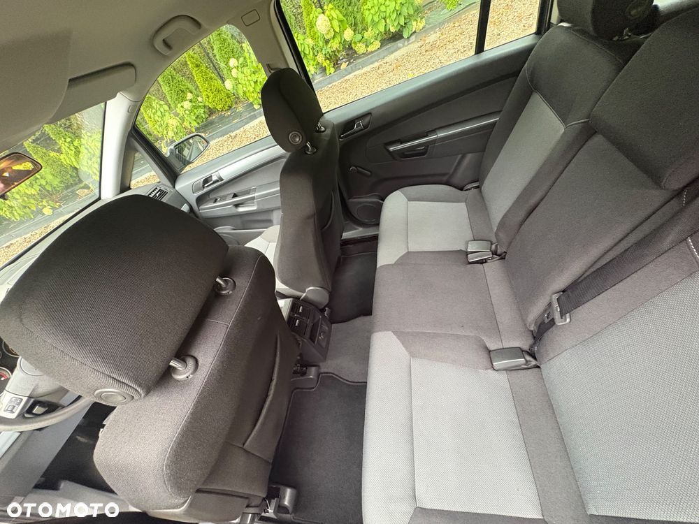 Opel Zafira - 10