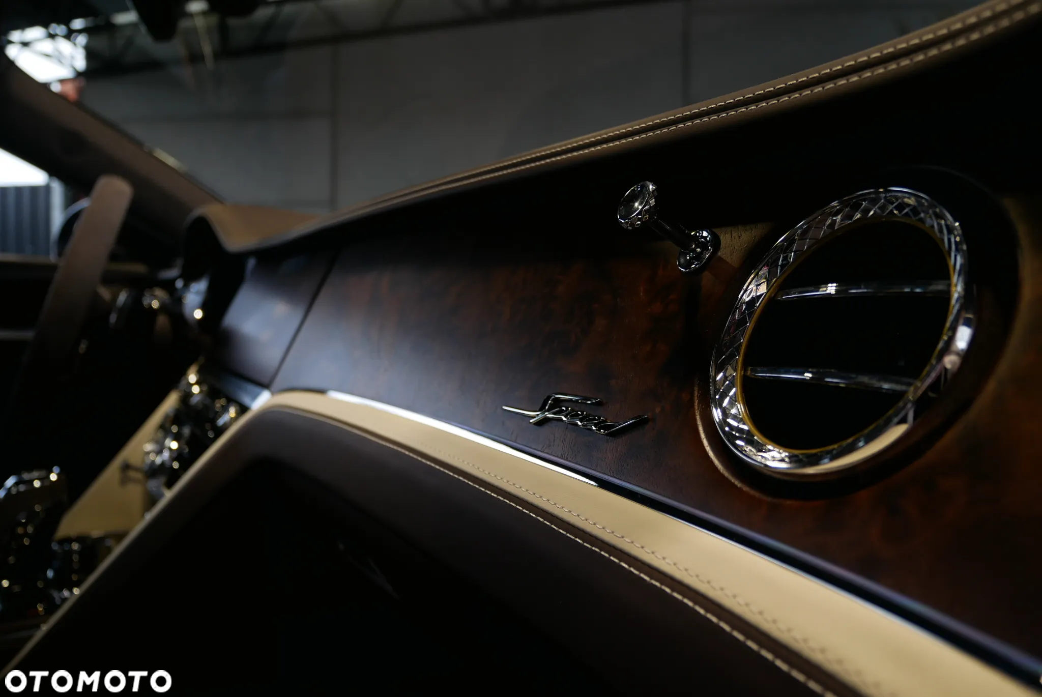 Bentley Flying Spur - 25