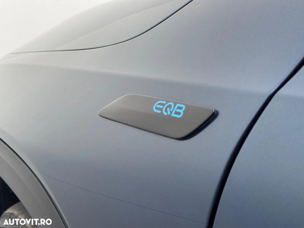 Mercedes-Benz EQB - 13