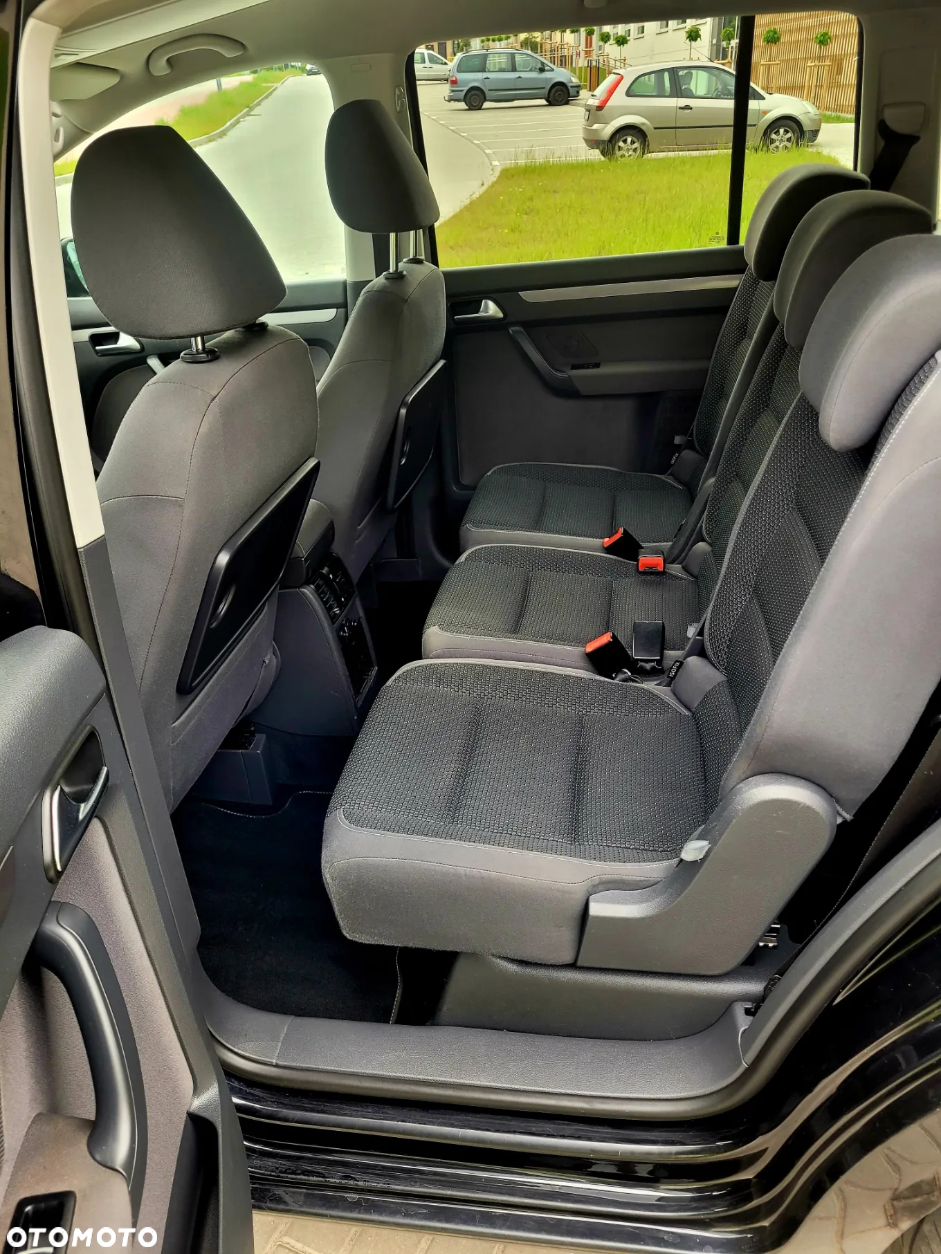 Volkswagen Touran 1.6 TDI DPF Comfortline - 23