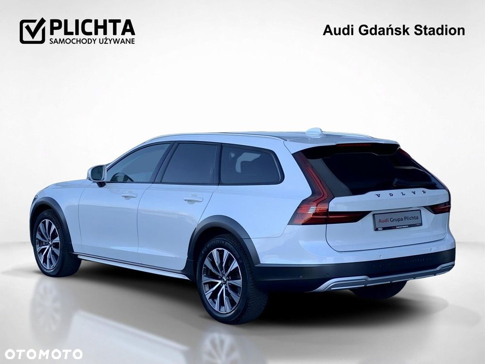Volvo V90 Cross Country - 3