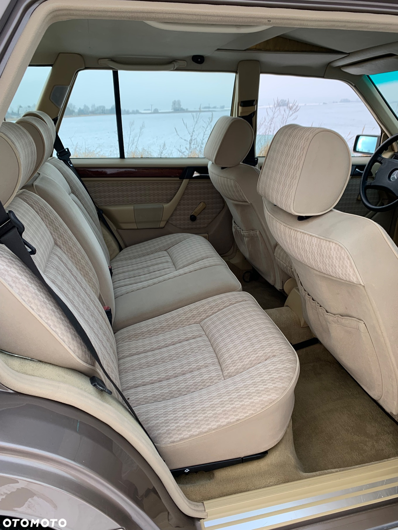 Mercedes-Benz W124 (1984-1993) - 24