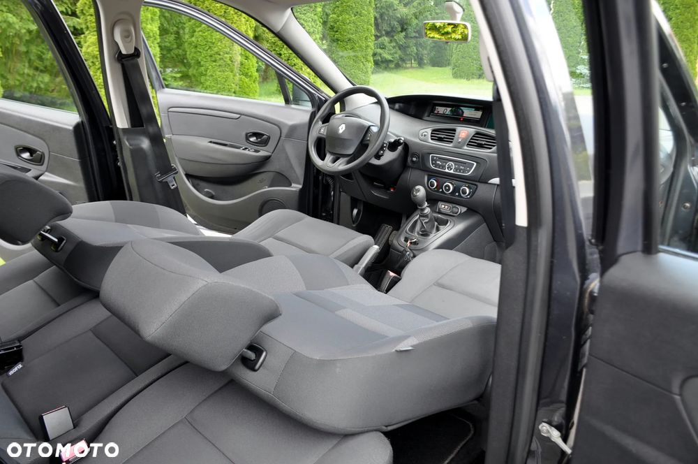 Renault Scenic 1.6 16V Luxe Privilege - 25