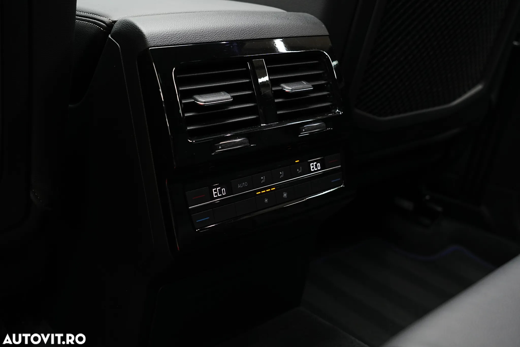 Volkswagen Touareg V6 TSI eHybrid PHEV R - 28