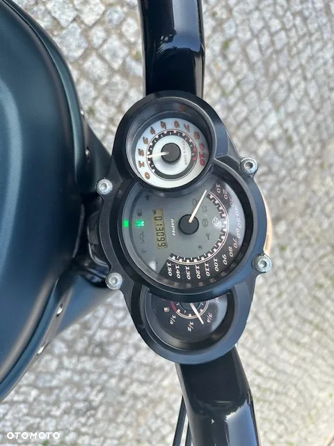 Harley-Davidson V-Rod Muscle - 3