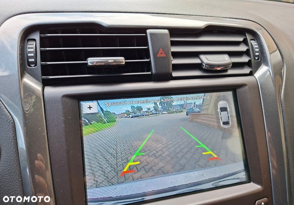 Ford Mondeo - 38