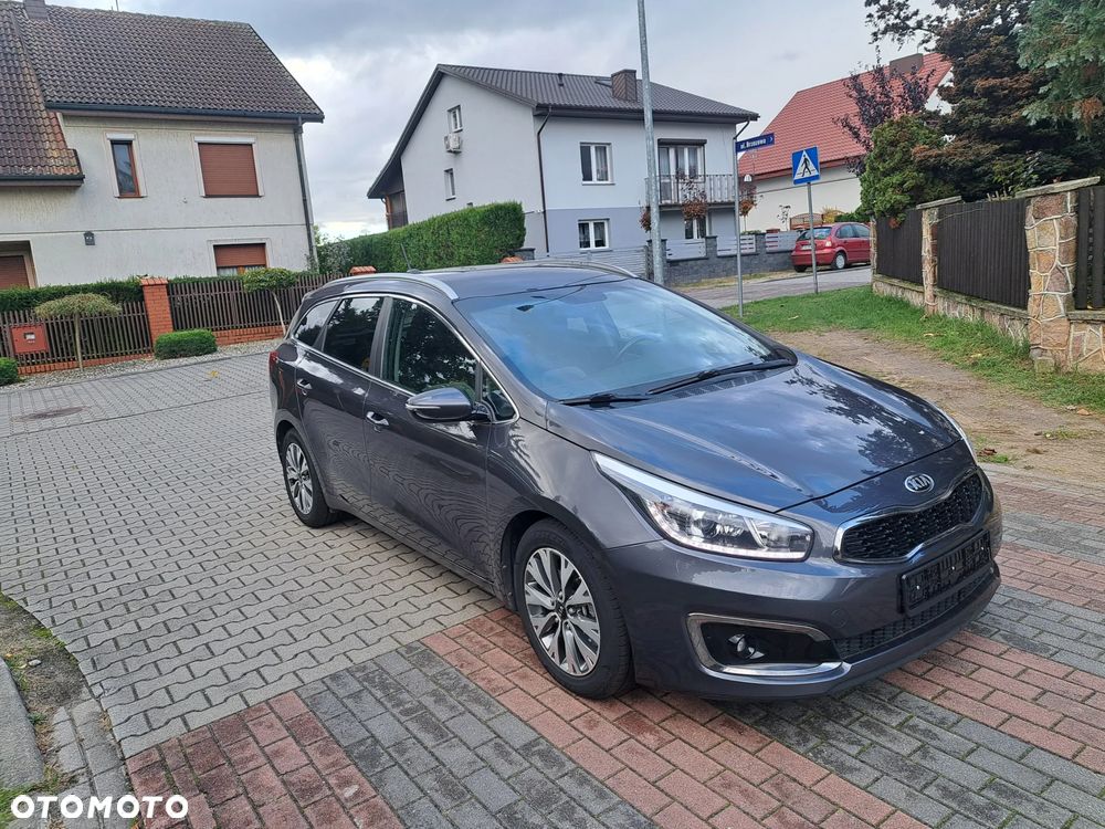 Kia Ceed - 1